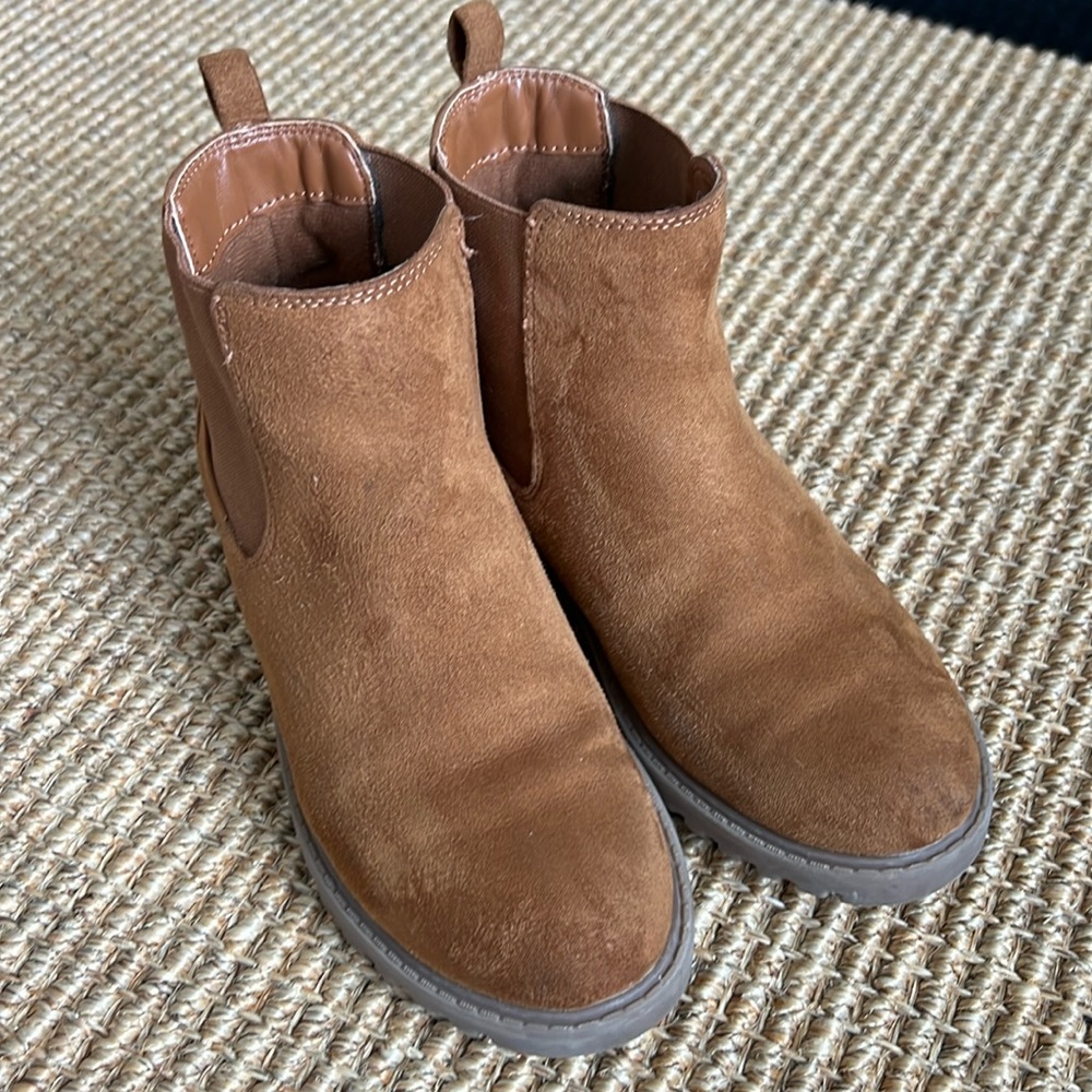 Tucker+Tate suede boot